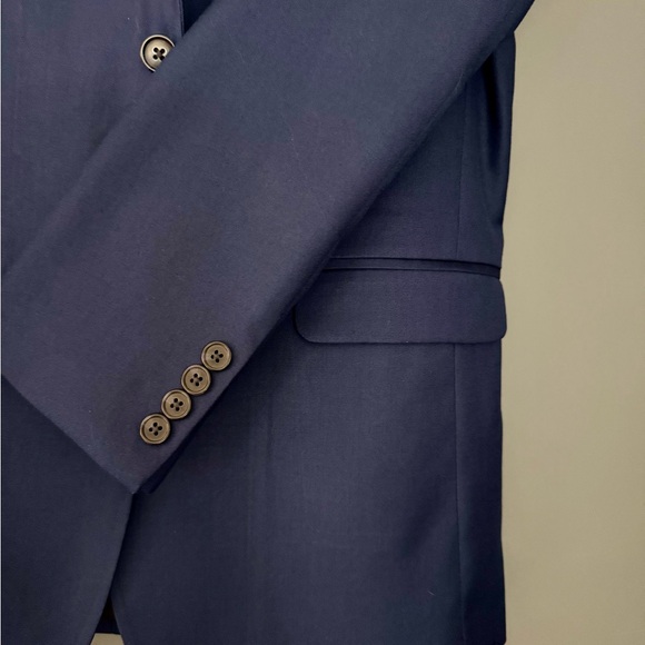 Calvin Klein Navy Youth Blazer, size 20. Worn once. - Picture 7 of 8